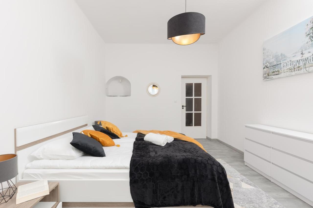 Metro Plac Wilsona Apartments Mickiewicza By Noclegi Renters Warsaw Luaran gambar