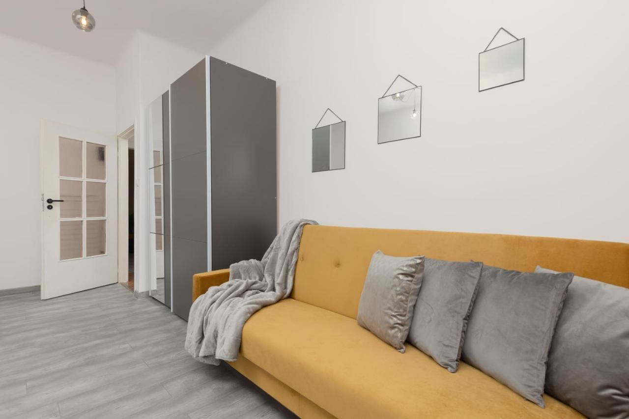 Metro Plac Wilsona Apartments Mickiewicza By Noclegi Renters Warsaw Luaran gambar