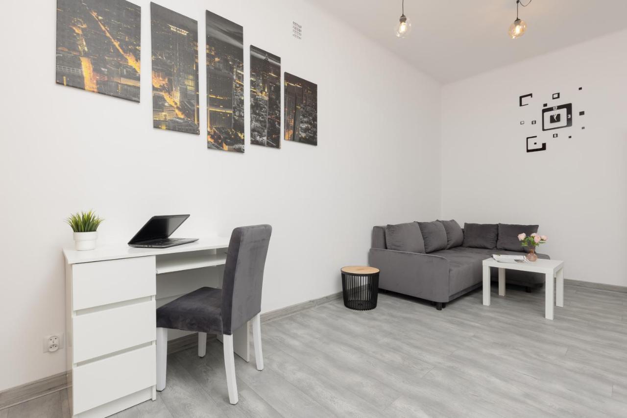 Metro Plac Wilsona Apartments Mickiewicza By Noclegi Renters Warsaw Luaran gambar