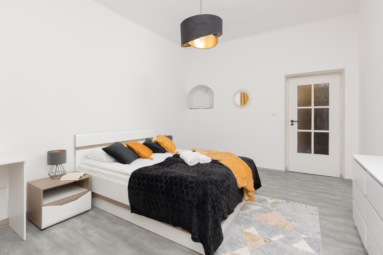 Metro Plac Wilsona Apartments Mickiewicza By Noclegi Renters Warsaw Luaran gambar